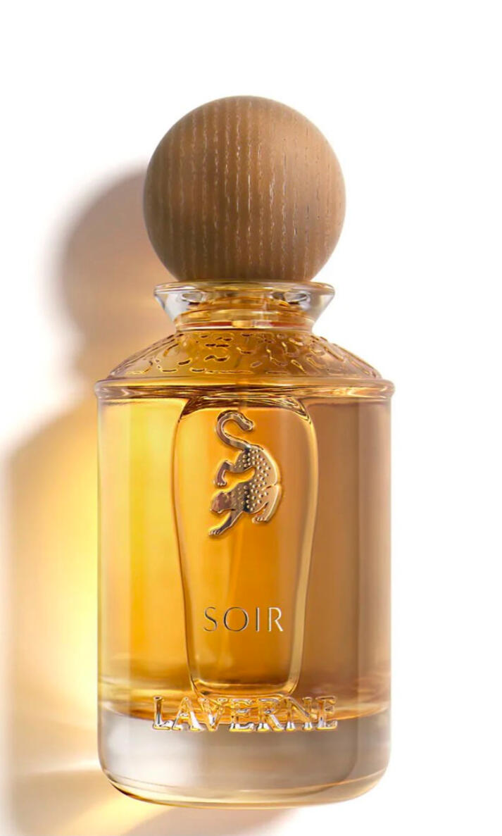 Soir Family Amber • Woody Occasion Evening • Special Occasions Season Autumn • Winter Longevity Exceptional Projection Strong Olfactory Notes Top Bergamot • Pink Pepper Heart Cedarwood • Patchouli • Jasmine Base Amber • Vanilla • Musk • Sandalwood